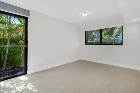 2841 SW 27th Street Miami FL 33133