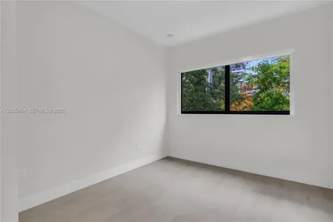 2841 SW 27th Street Miami FL 33133