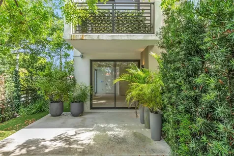 2841 SW 27th Street Miami FL 33133