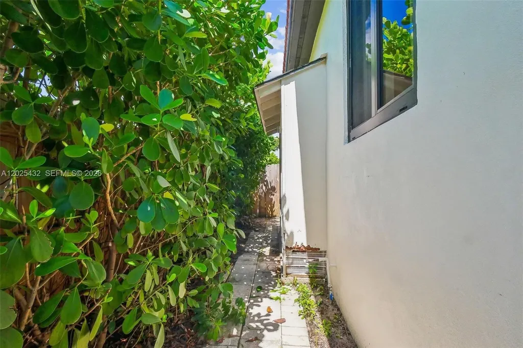 1224 N 26th Avenue Hollywood FL 33020