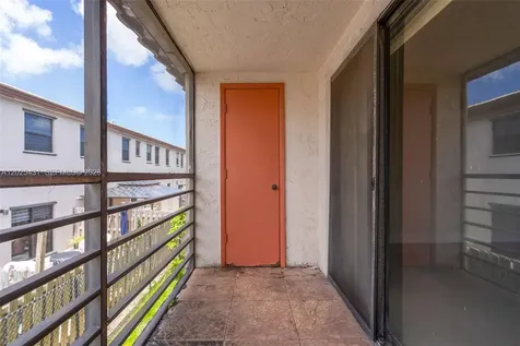 841 NE 207th Lane Miami FL 33179