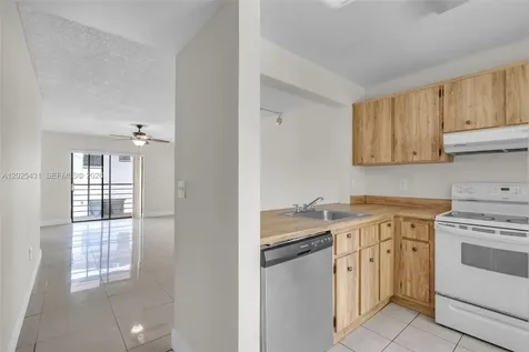 841 NE 207th Lane Miami FL 33179