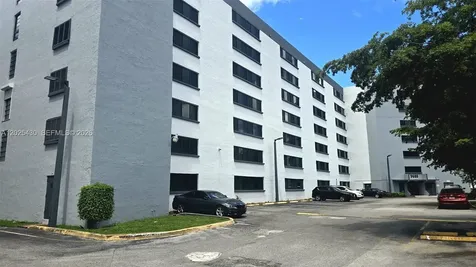 9688 Fontainebleau Boulevard Miami FL 33172