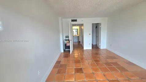 9688 Fontainebleau Boulevard Miami FL 33172