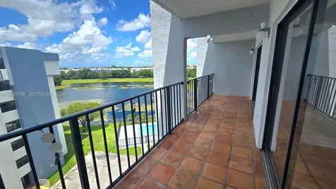 9688 Fontainebleau Boulevard Miami FL 33172