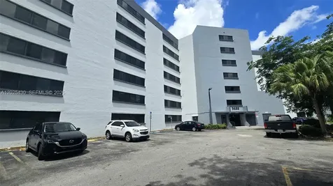 9688 Fontainebleau Boulevard Miami FL 33172