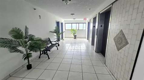9688 Fontainebleau Boulevard Miami FL 33172