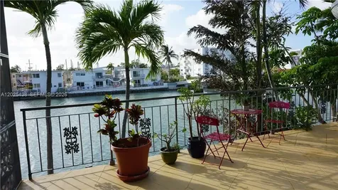 8040 Tatum Waterway Drive Miami Beach FL 33141