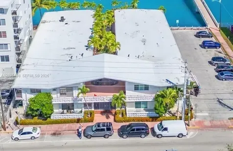 8040 Tatum Waterway Drive Miami Beach FL 33141
