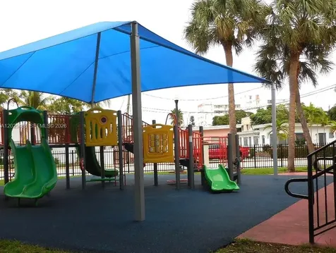 8040 Tatum Waterway Drive Miami Beach FL 33141