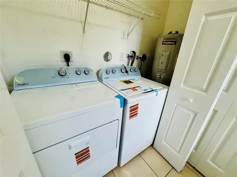 1592 SE 27th Court Homestead FL 33035