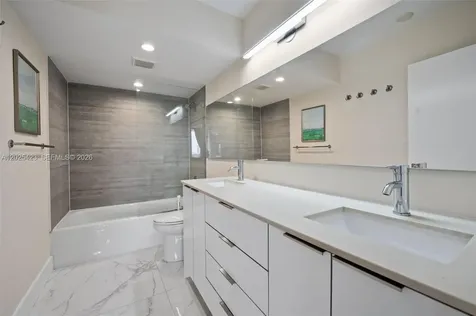 20505 E Country Club Drive Aventura FL 33180