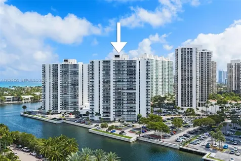 20505 E Country Club Drive Aventura FL 33180