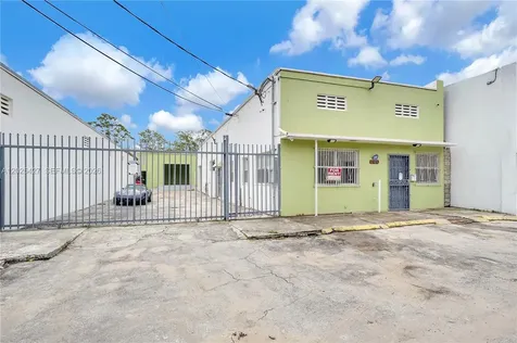 7525 NE 3rd Place Miami FL 33138