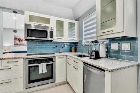 10004 E Bay Harbor Drive Bay Harbor Islands FL 33154