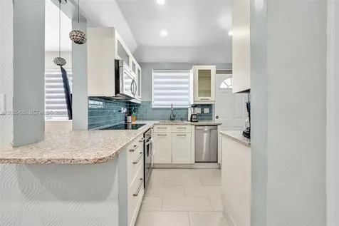 10004 E Bay Harbor Drive Bay Harbor Islands FL 33154