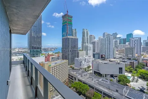 121 NE 5th Street Miami FL 33132