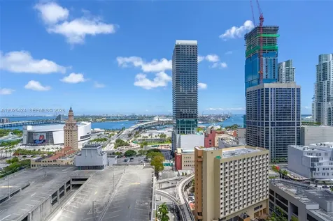 121 NE 5th Street Miami FL 33132
