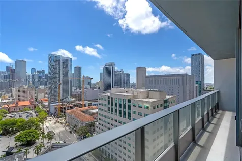 121 NE 5th Street Miami FL 33132