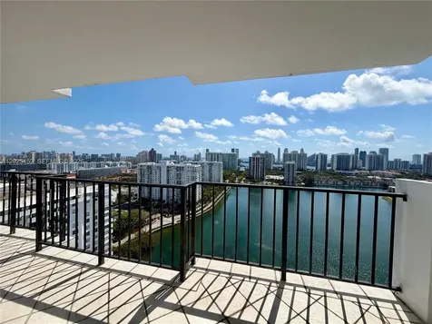2750 NE 183rd Street Aventura FL 33160