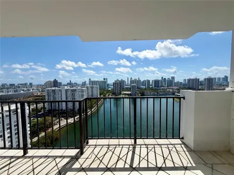 2750 NE 183rd Street Aventura FL 33160
