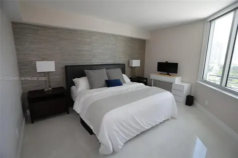 325 S Biscayne Boulevard Miami FL 33131