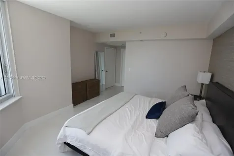 325 S Biscayne Boulevard Miami FL 33131