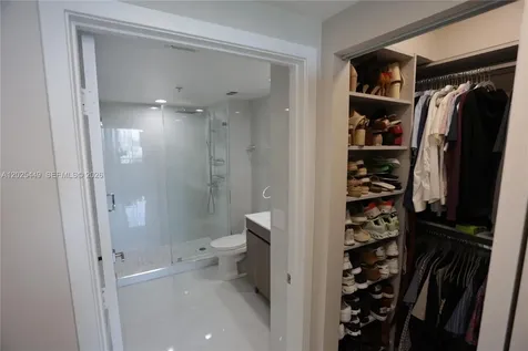 325 S Biscayne Boulevard Miami FL 33131