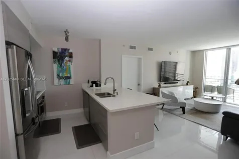 325 S Biscayne Boulevard Miami FL 33131