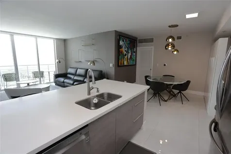 325 S Biscayne Boulevard Miami FL 33131