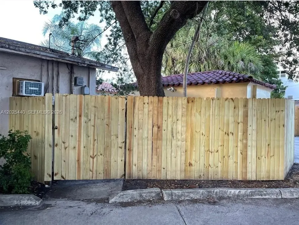 1720 Pierce Street Hollywood FL 33020