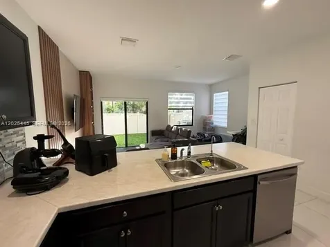 9286 W 33rd Lane Hialeah FL 33018