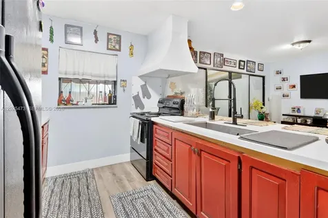 6705 Kingsmoor Way Miami Lakes FL 33014