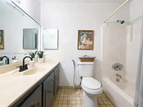 6705 Kingsmoor Way Miami Lakes FL 33014
