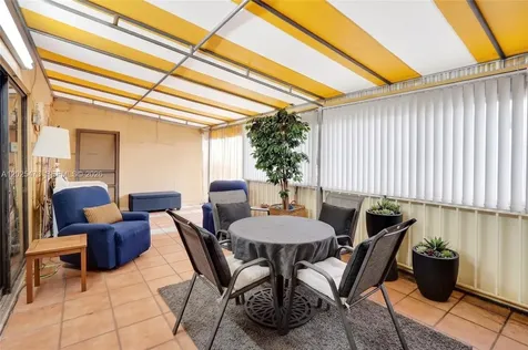 6705 Kingsmoor Way Miami Lakes FL 33014