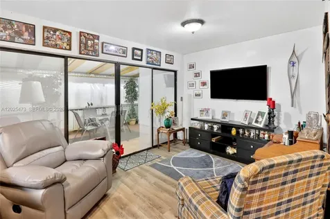 6705 Kingsmoor Way Miami Lakes FL 33014