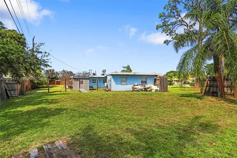 310 E Olive Avenue Port St. Lucie FL 34952