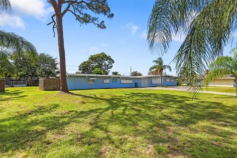310 E Olive Avenue Port St. Lucie FL 34952