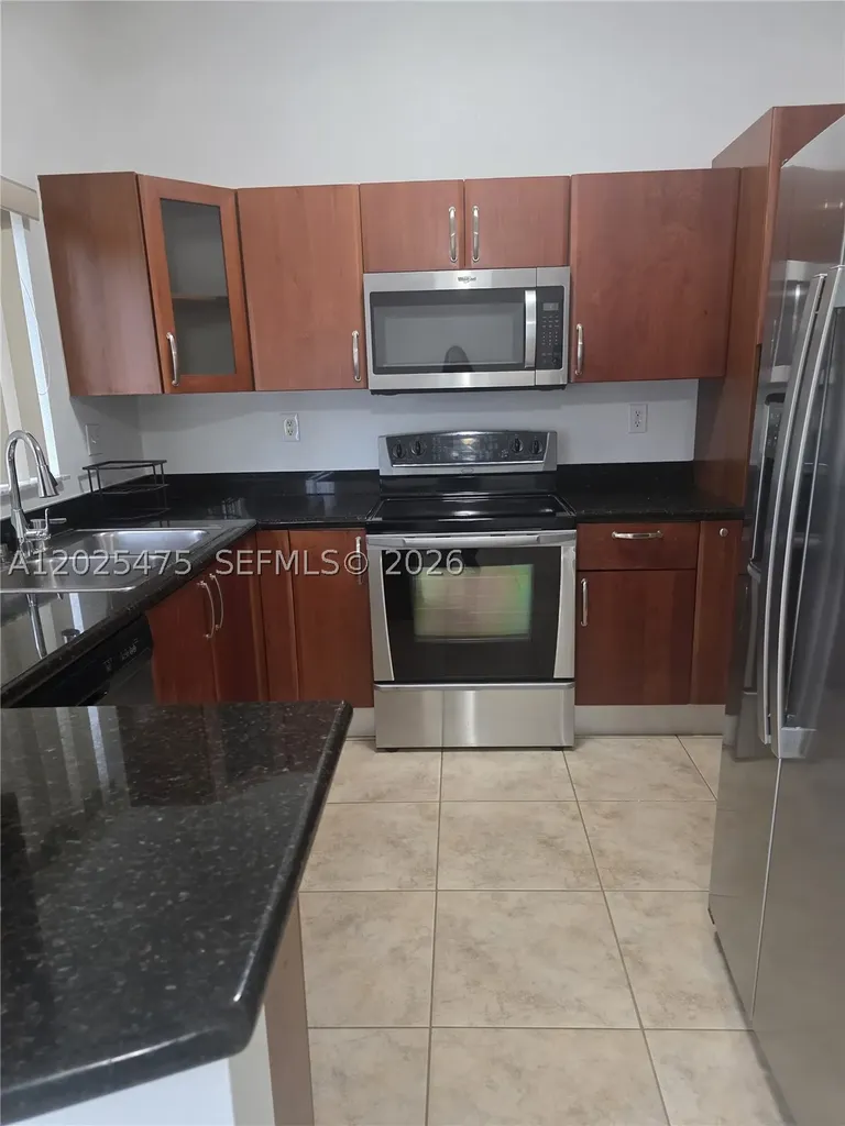 7477 NW 181 Hialeah FL 33015