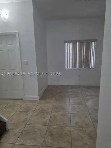 7477 NW 181 Hialeah FL 33015