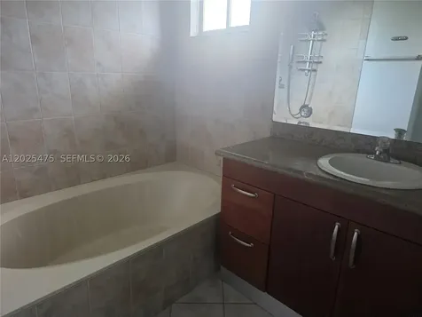 7477 NW 181 Hialeah FL 33015