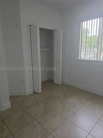 7477 NW 181 Hialeah FL 33015