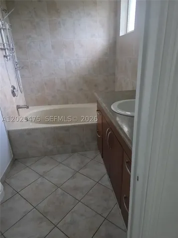 7477 NW 181 Hialeah FL 33015