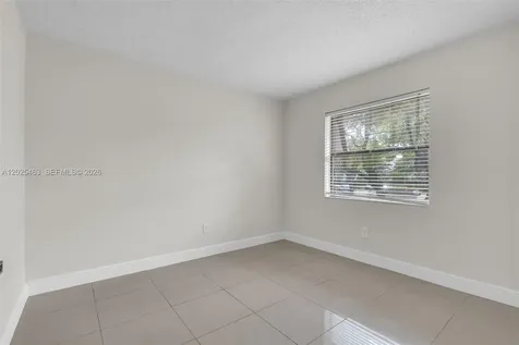 841 NE 207th Lane Miami FL 33179
