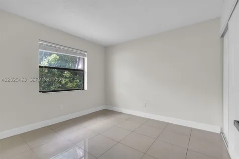 841 NE 207th Lane Miami FL 33179