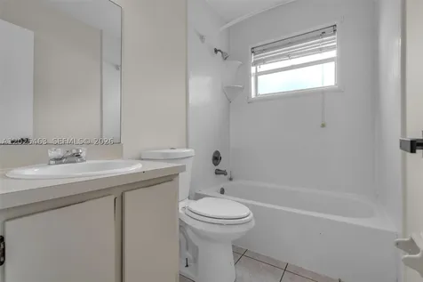 841 NE 207th Lane Miami FL 33179