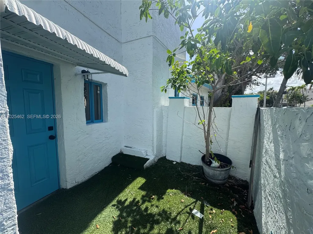 823 NE 19th Avenue Fort Lauderdale FL 33304