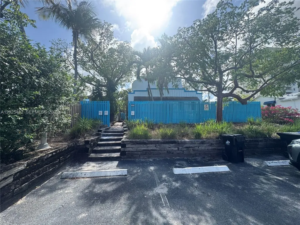 823 NE 19th Avenue Fort Lauderdale FL 33304