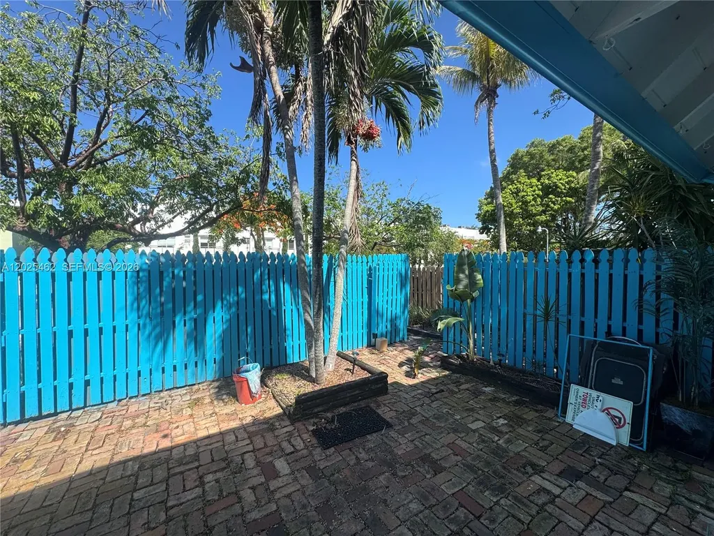 823 NE 19th Avenue Fort Lauderdale FL 33304