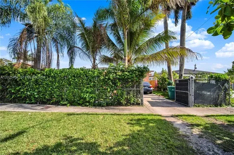 851 SW 1st Street Florida City FL 33034